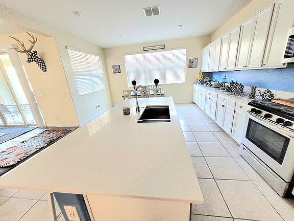 5th image of 1164 E Thompson Way