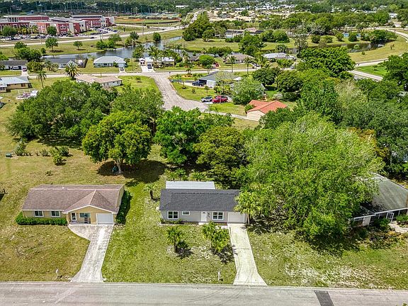 3rd image of 3250 SW Ronlea Court