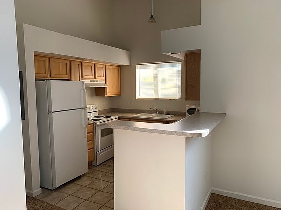 3rd image of 906 Lucca Dr