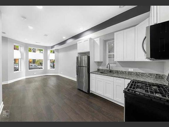 5th image of 3009 W 21st Pl #1