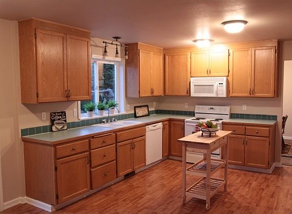 3rd image of 924 126th Street Ct E