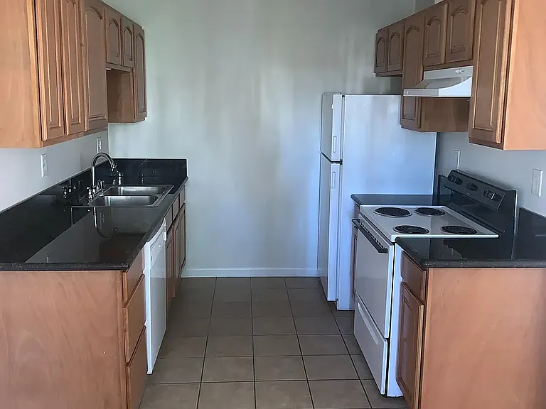 Loma Village — Photo 14