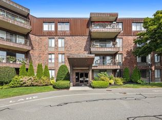 1006 Paradise Rd APT 1A, Swampscott, MA 01907