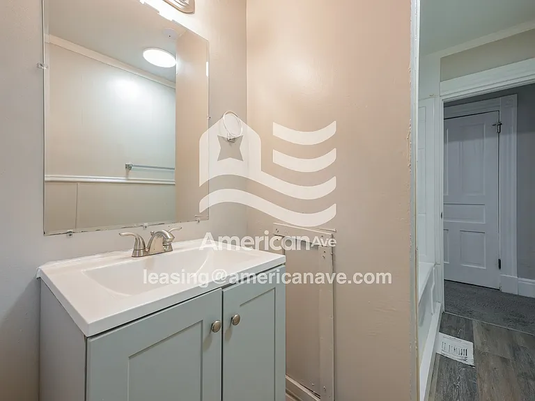 1181752_011_bathroom_14.jpg
