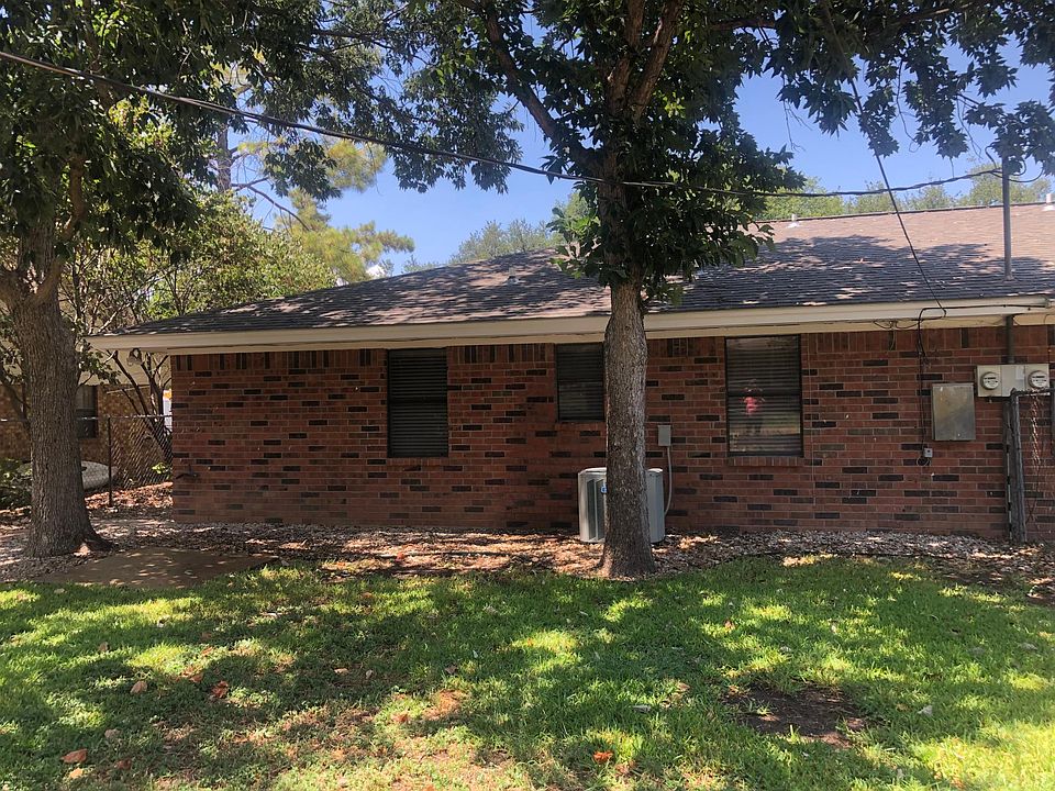 2nd image of 210 Rosebud Dr