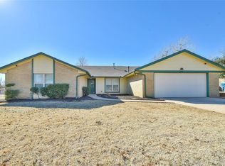 3317 Hunting Hawk Cir, Edmond, OK 73013