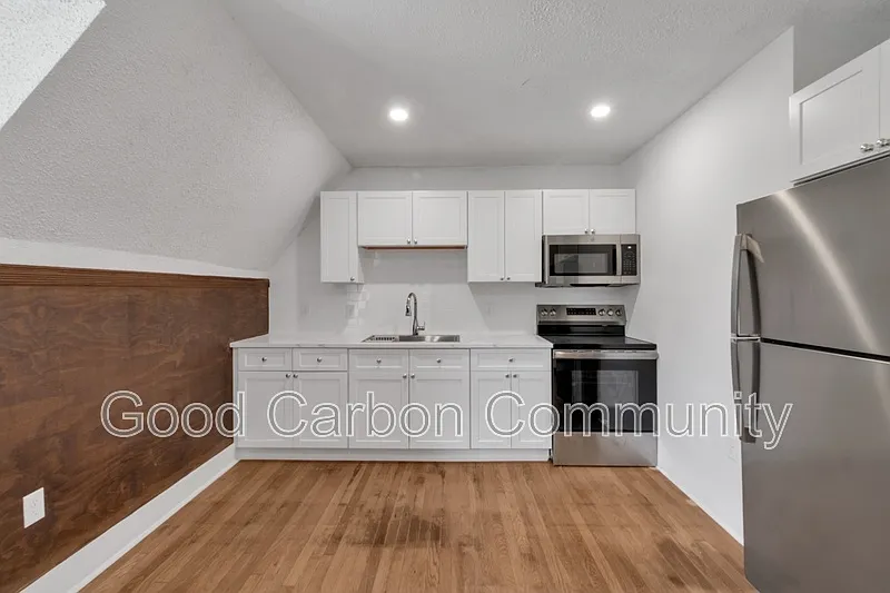 2 bed, 1.0 bath, $2,070 — Photo 3