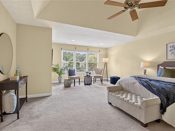 3rd image of 804 Catrina Ln