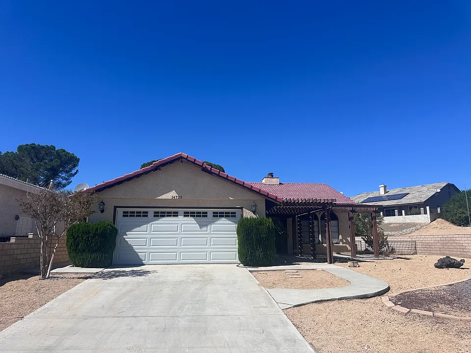 14723 Blue Grass Dr