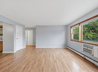 7727 43rd St APT 3B, Lyons, IL 60534