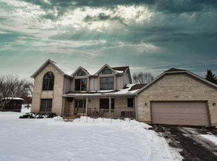 2504 N Hidden Trl, Spring Grove, IL 60081