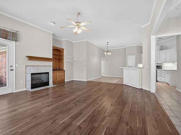 4th image of 15528 Swallowtail Rd