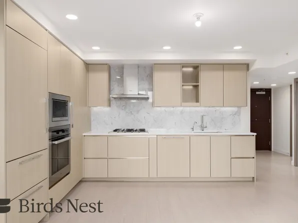 455 SW Marine Dr #612, Vancouver, BC V5X 2S9