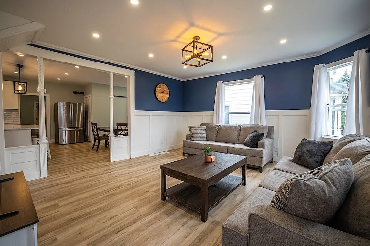 207 Lincoln Dr — Photo 2