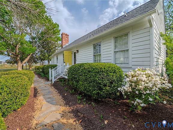 4th image of 62 Riverside Dr