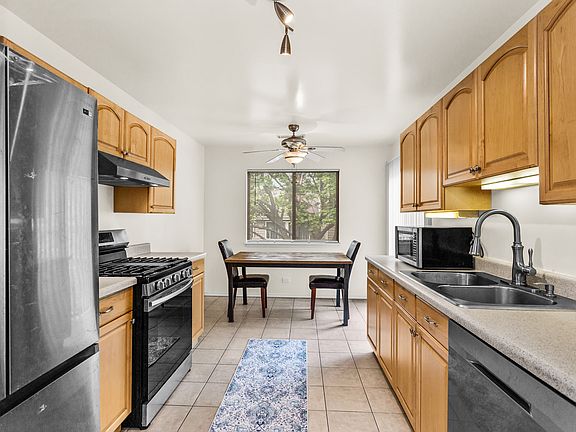 4th image of 87 Marble Hill Ct Unit D2