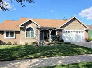 1202 W 17th St, Yankton, SD 57078