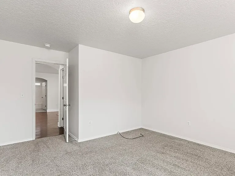 3907 N Abbott St — Photo 12