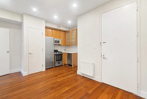 Rented by Mirador Real Estate | media 34