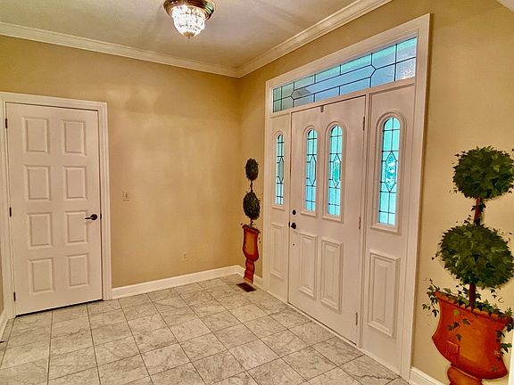 3rd image of 7417 Berkshire Dr