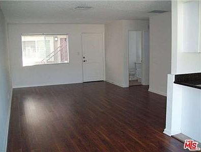 5th image of 20214 Cohasset St Unit 15