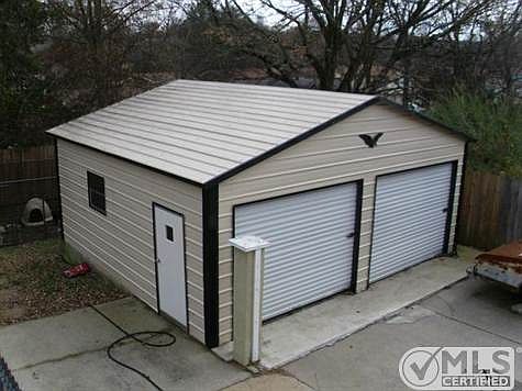 3rd image of 2832 Galesburg Dr