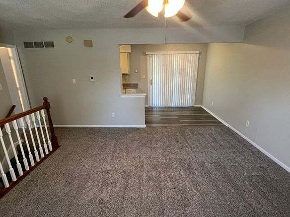 5th image of 300 NE Westwind Dr Unit B