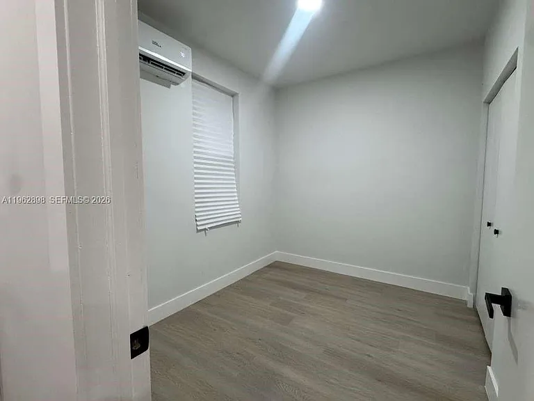 2425 SW 6th St #7 — Photo 8