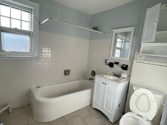 3rd image of 8846 237th St Floor 2
