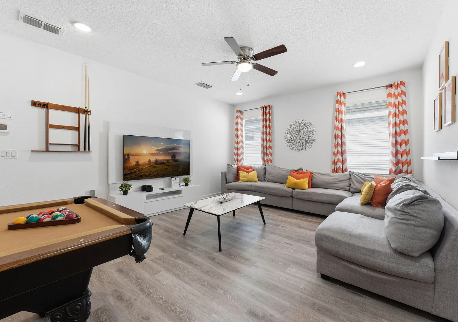 Chic Modern Escape, 12BR, Pool and Game Room — Photo 3