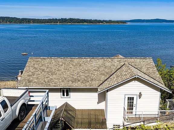 2nd image of 363 Chemainus Rd