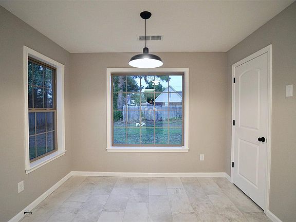 5th image of 548 Dacus Dr