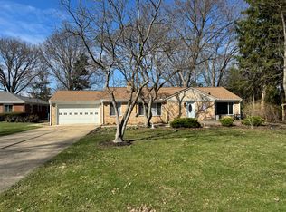 2961 Chamberlain Rd, Akron, OH 44333