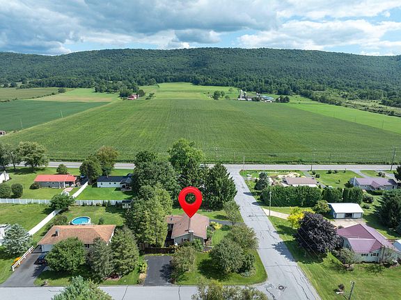 2nd image of 104 Stover Rd
