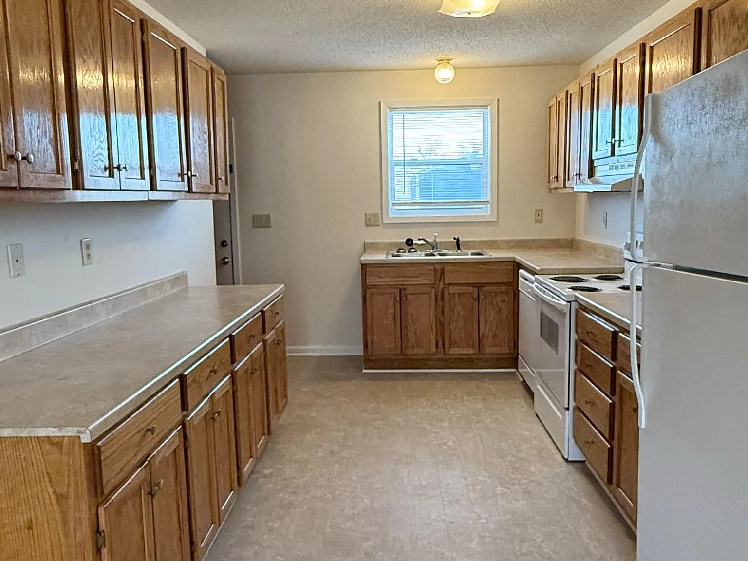 4 bed, 1742 sqft, $1,350 — Photo 1