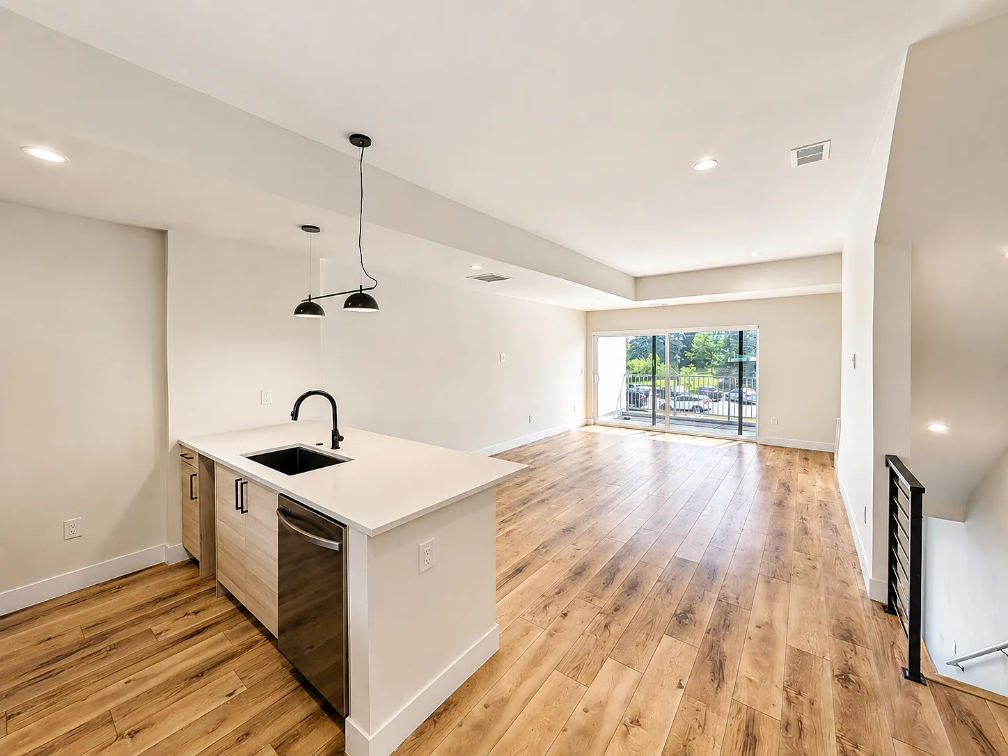3 bed, 3.5 bath, 1538 sqft, $2,895 — Photo 2