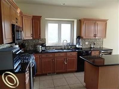 3rd image of 47640 Burlingame Dr