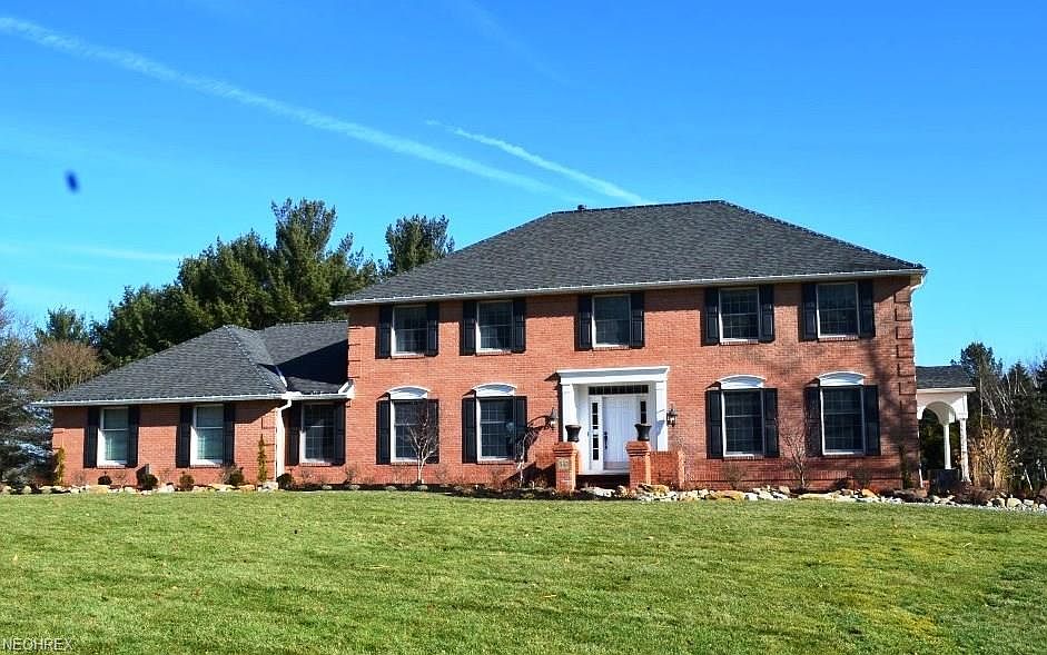 1st image of 543 Pine Point Dr