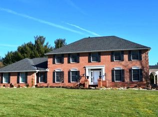 543 Pine Point Dr, Akron, OH 44333