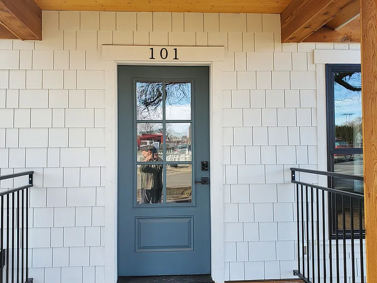 600 W University Way #101 — Photo 11