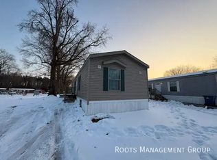 200 Paradise Acres Rd #20, Carterville, IL 62918