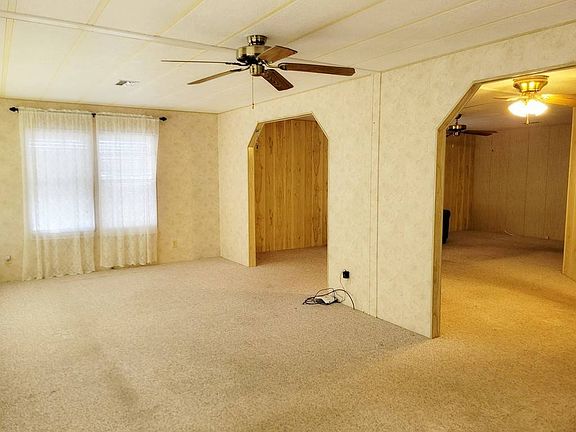 4th image of 67 Juniper Dr E
