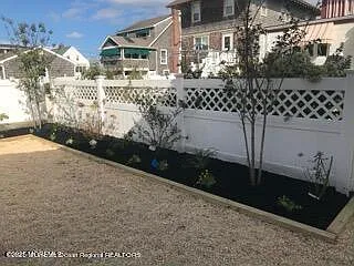 10 E St — Photo 20