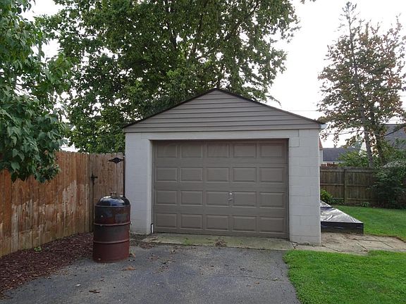 3rd image of 765 E Longview Ave