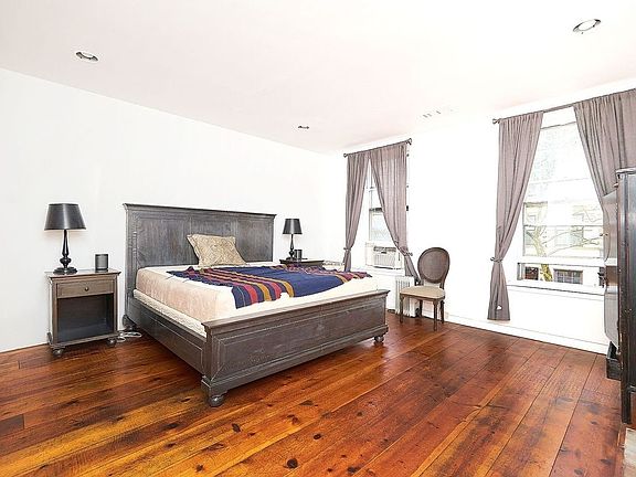 2nd image of 113 W 78th St APT 3