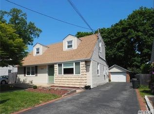 3026 Oceanside Rd #1, Oceanside, NY 11572