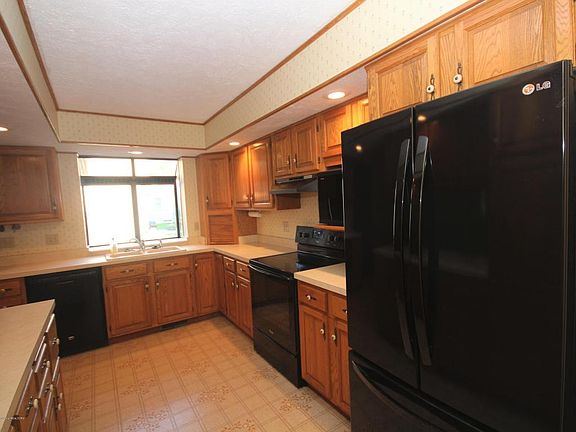 3rd image of 3505 Sandhurst Dr