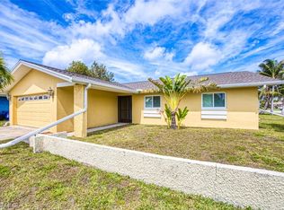 883 Bethany Ct S, Fort Myers, FL 33919