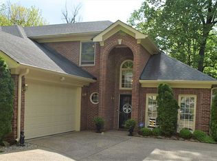 10401 Forest Garden Ln, Louisville, KY 40223