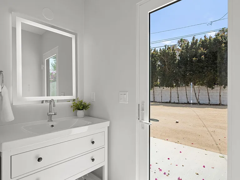 3611 Riviera Dr — Photo 39